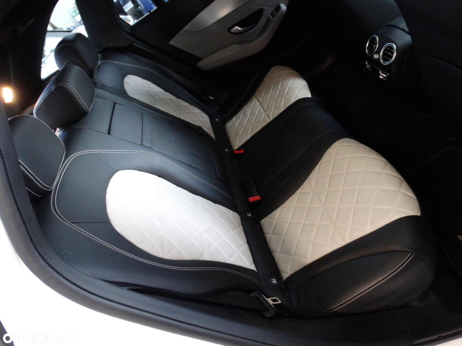 Mercedes-Benz GLC - 13