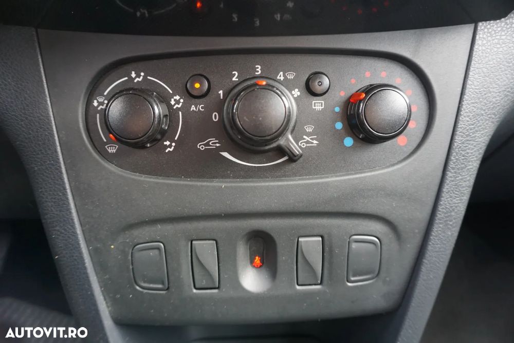 Dacia Sandero 0.9 90CP Stepway - 12