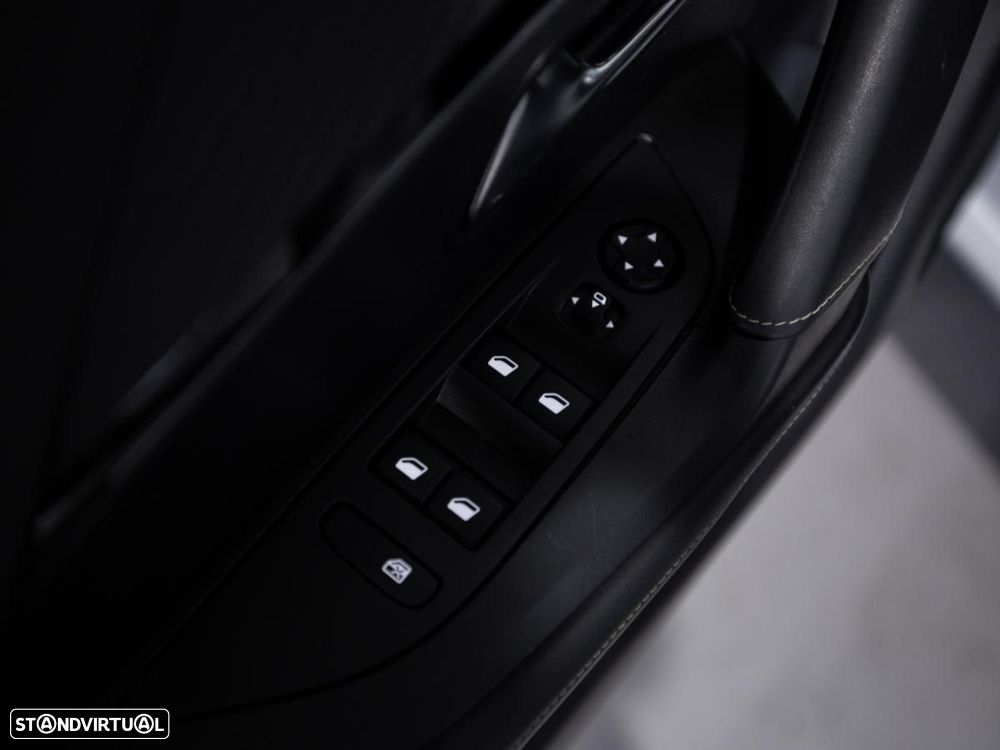 Peugeot e-2008 GT - 14