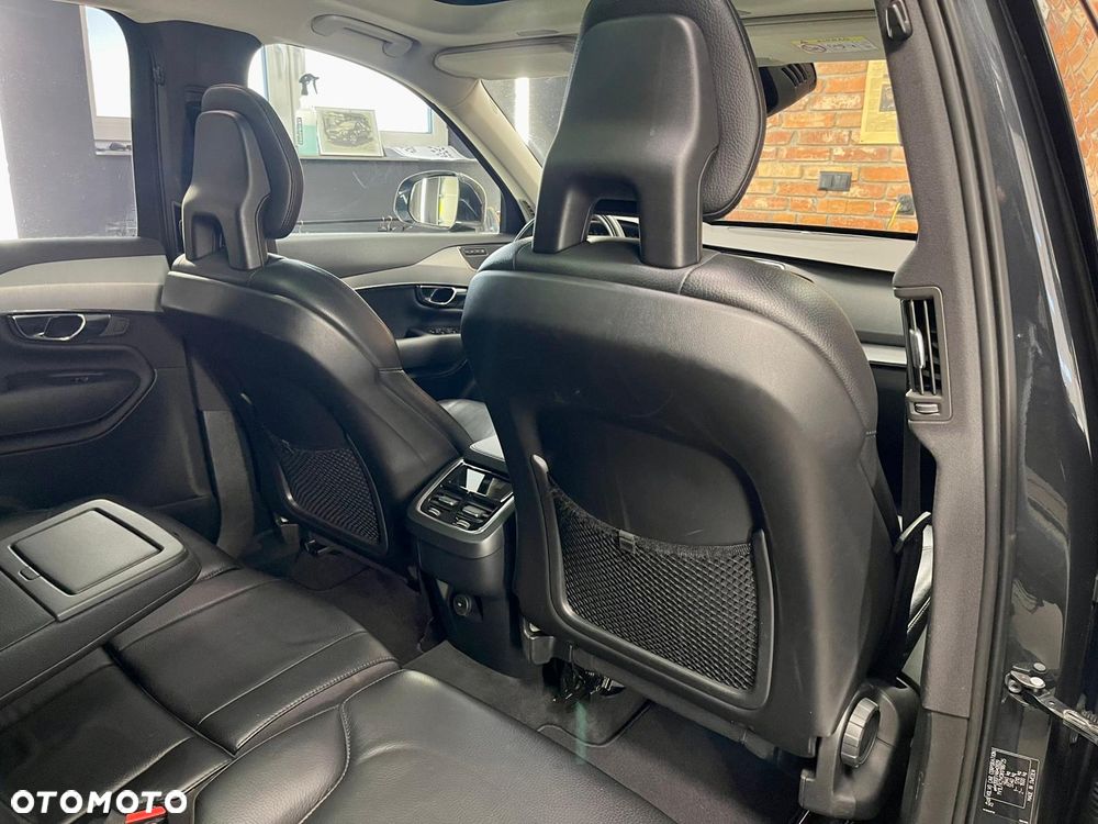 Volvo XC 90 D5 SCR AWD Momentum 7os - 32