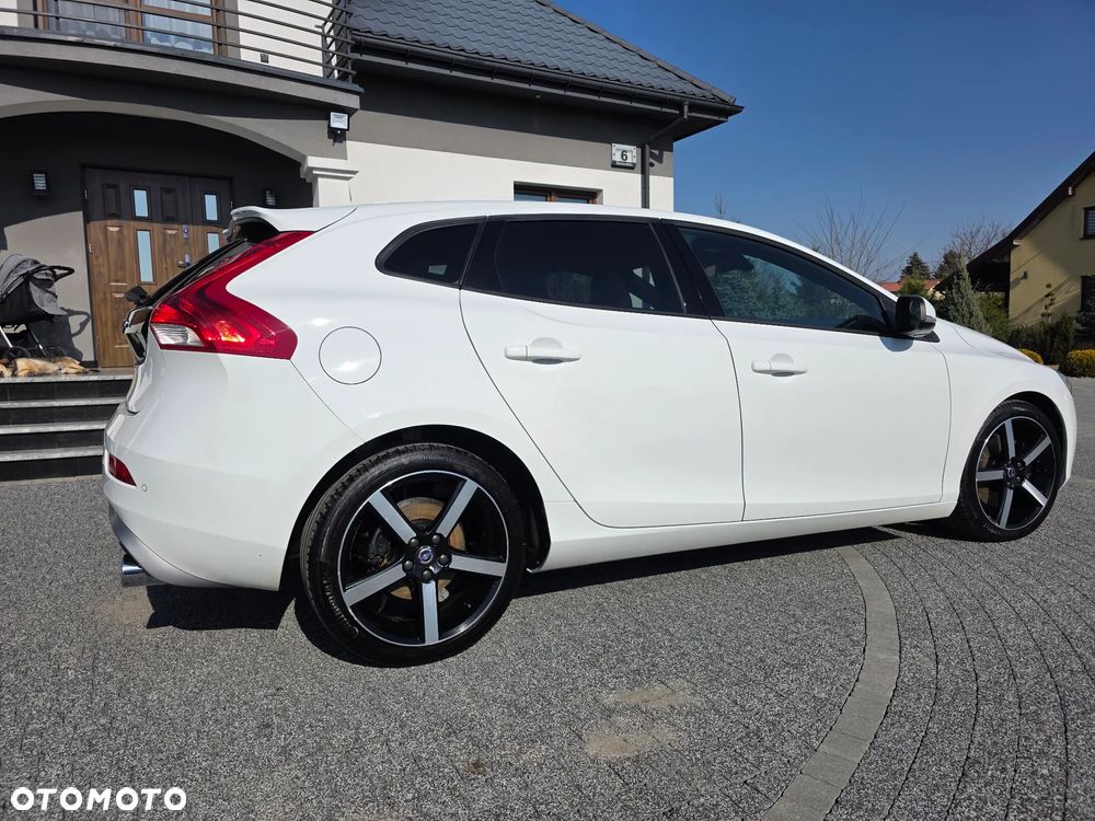 Volvo V40 D4 Geartronic Momentum - 15