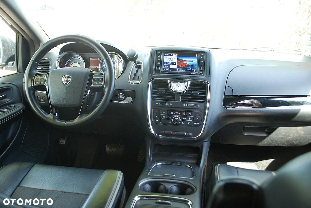 Lancia Voyager 2.8CRD S - 12