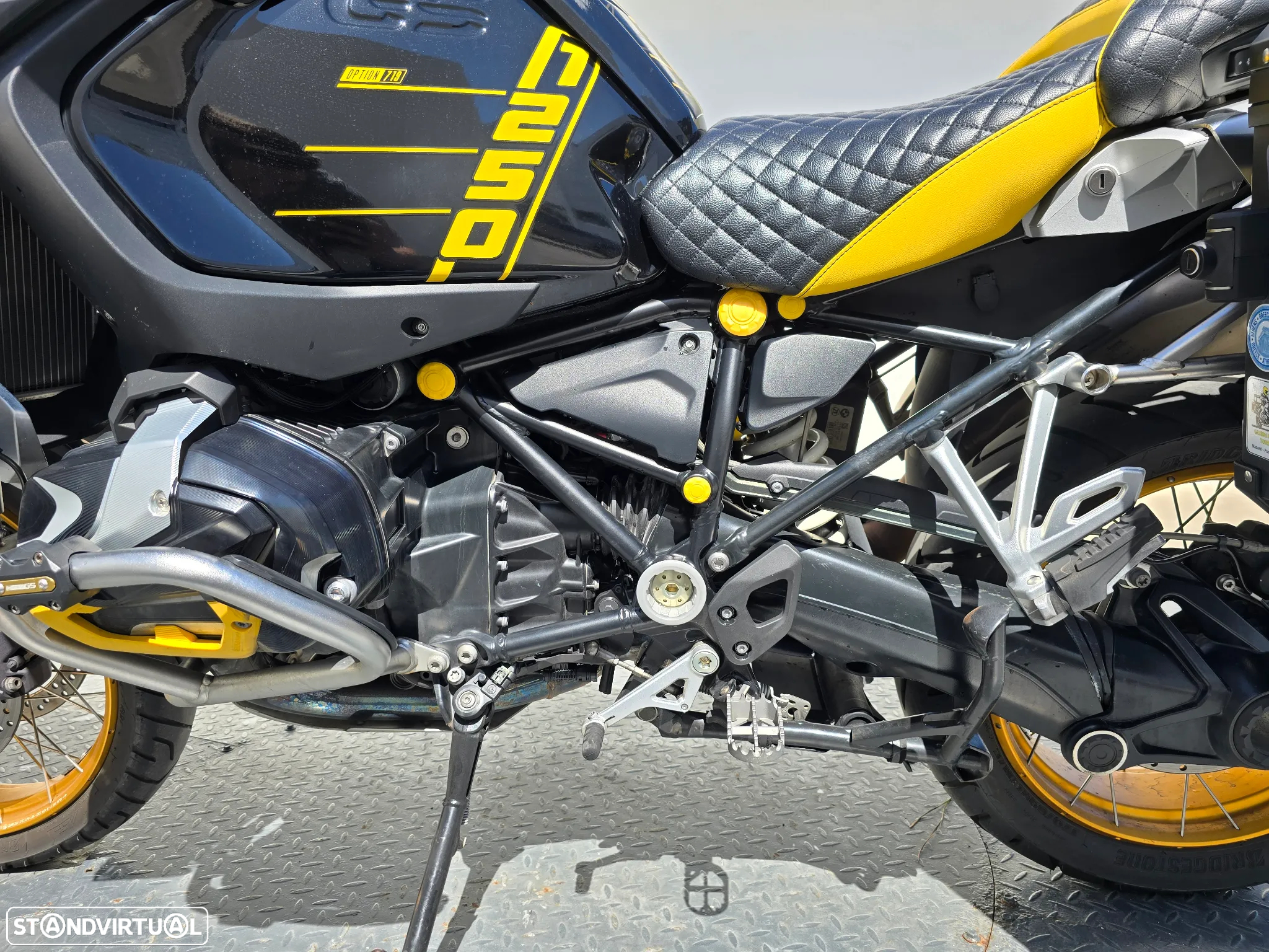 BMW R 1250 GS Adventure 40 years - 15