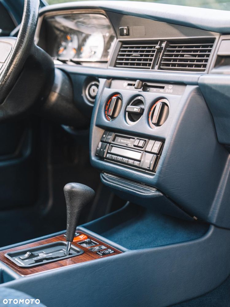 Mercedes-Benz W201 (190) - 30