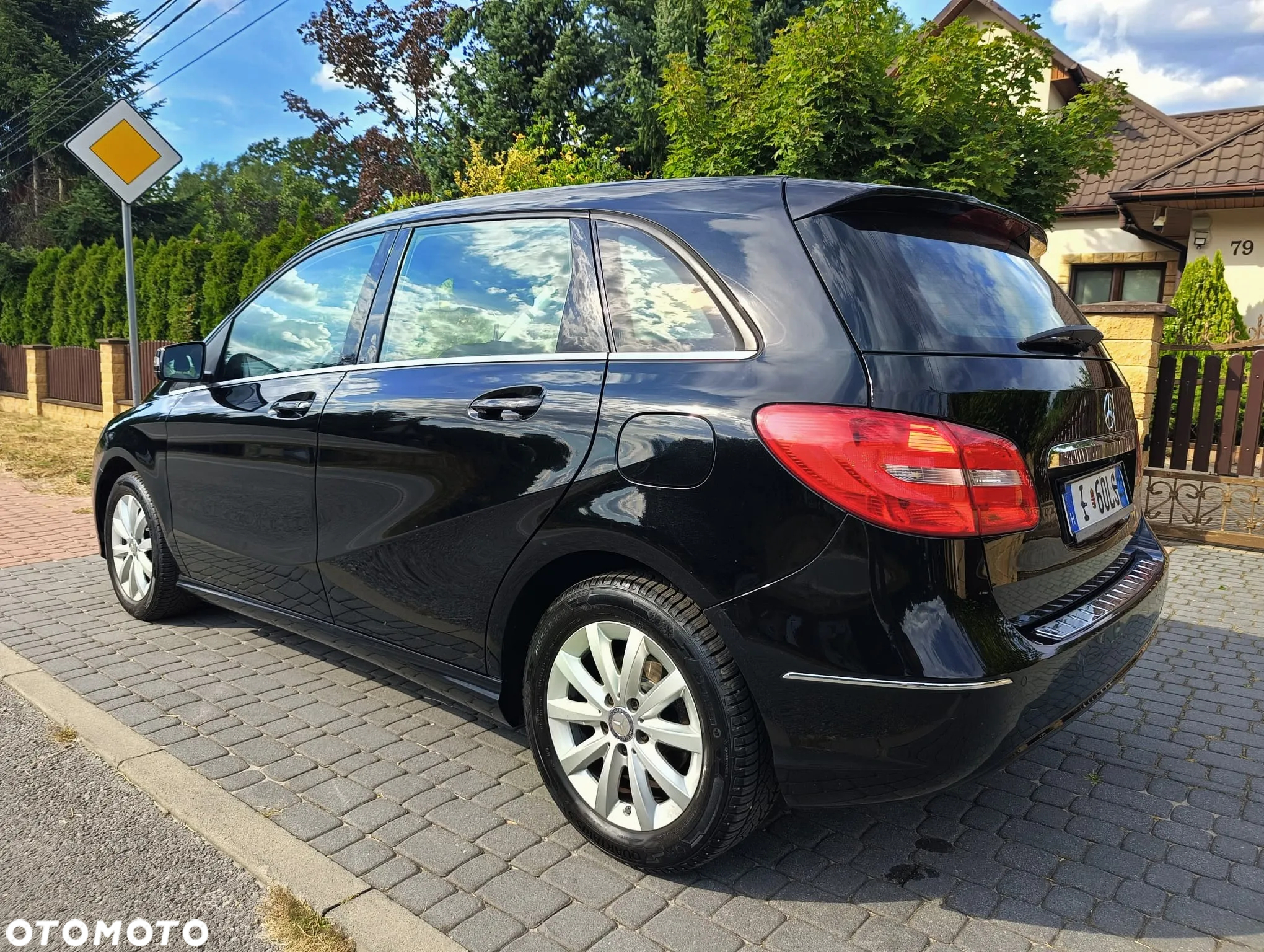 Mercedes-Benz Klasa B 180 (BlueEFFICIENCY) - 3