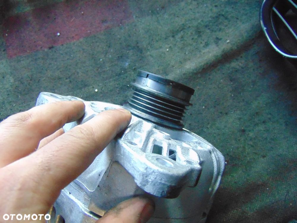 Alternatory Golf 4 1,9 TDI po regeneracji Cena sztuka Róznią sie Kołkami - 6