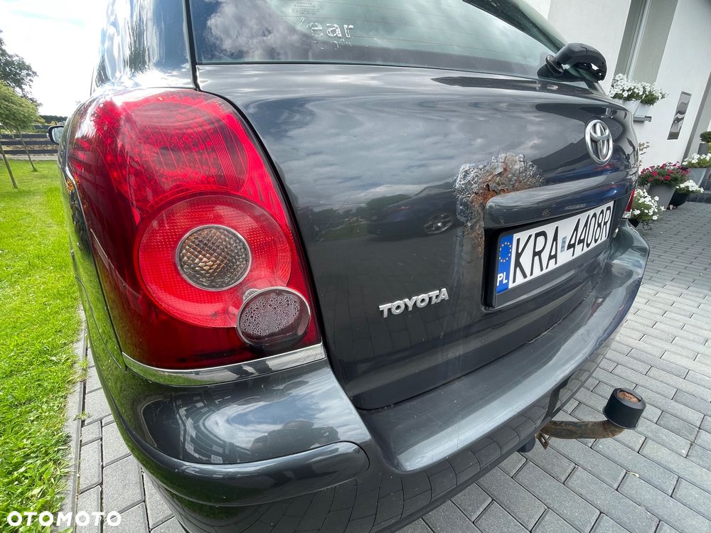 Toyota Avensis 2.0 D-4D Luna - 14