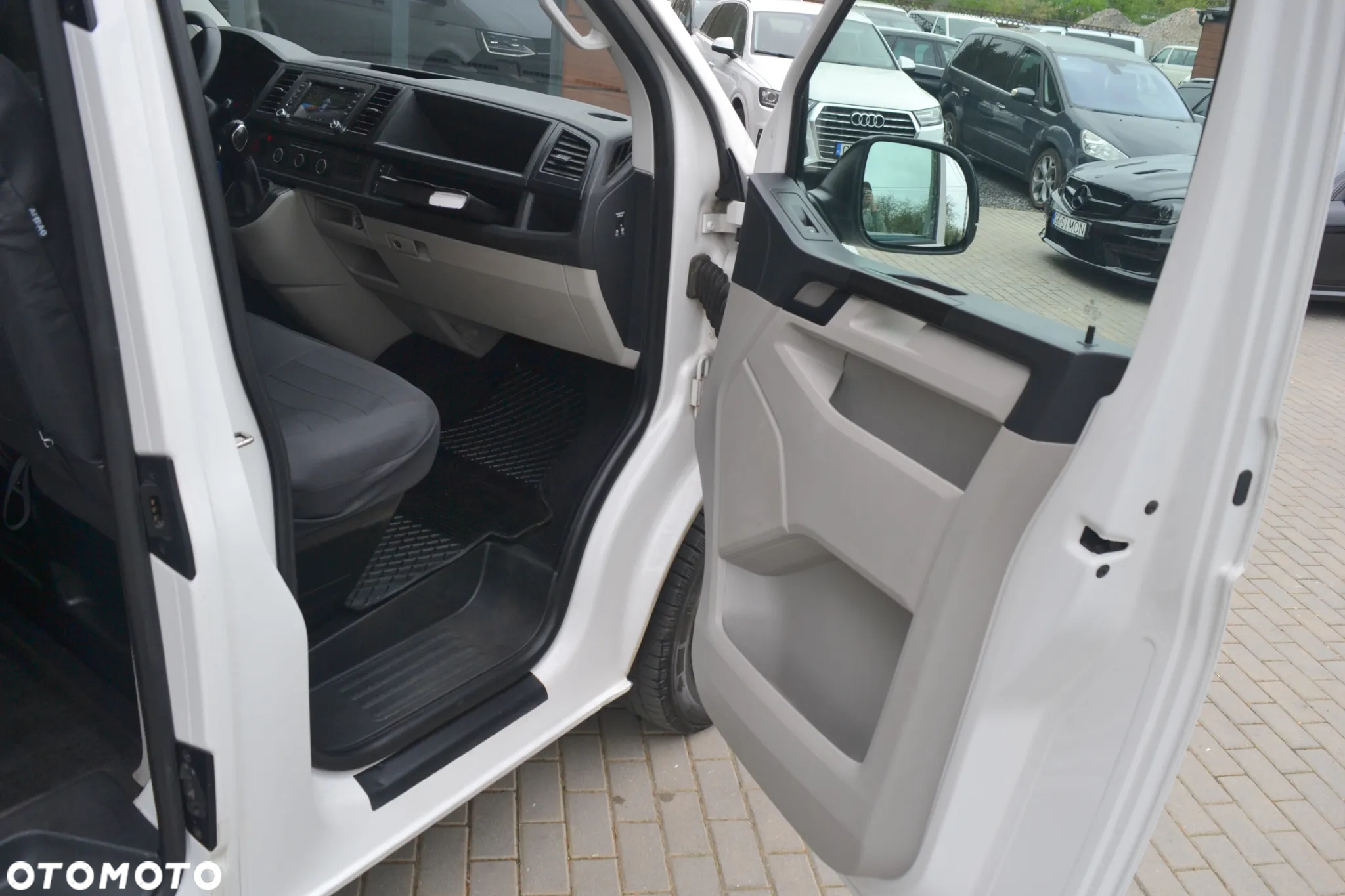 Volkswagen Transporter - 13