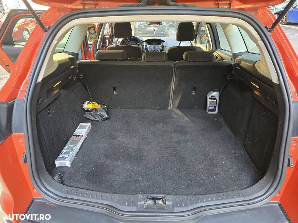 Ford Focus 1.6 TDCI DPF Sport - 9