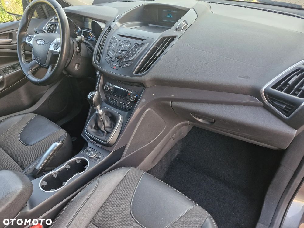 Ford Kuga 2.0 TDCi 2x4 Titanium - 17