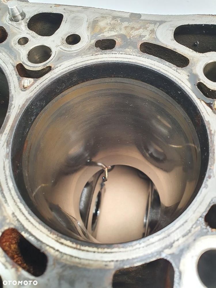 BLOK SILNIKA CUU VW NEW BEETLE II 2.0 04L023C - 3