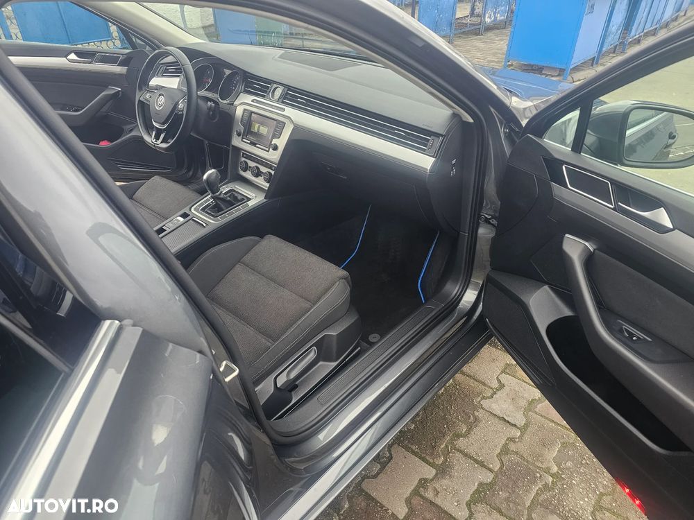 Volkswagen Passat Variant 1.6 TDI (BlueMotion Technology) DSG Comfortline - 20