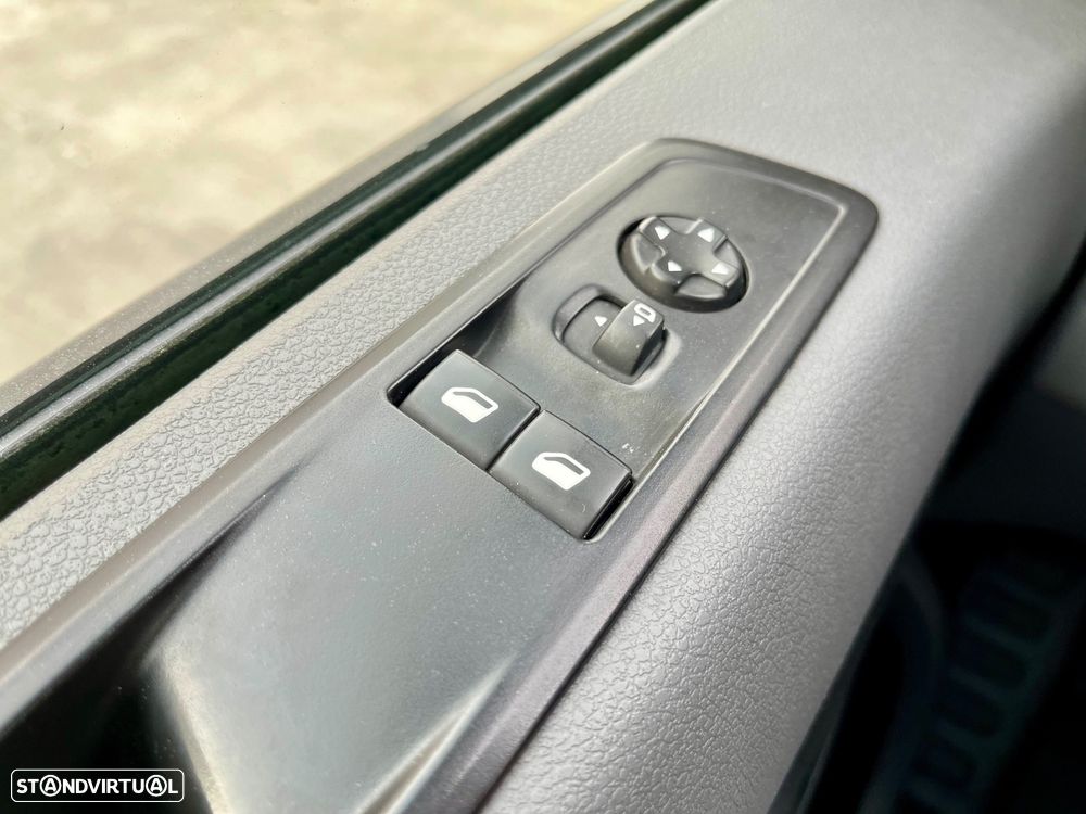 Peugeot Expert 2.0 HDI Versão Longa - 38