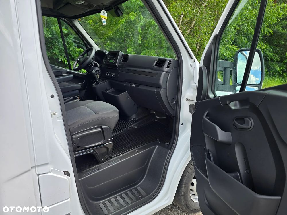 Renault Master 10 EP niski przebieg, ASO GWARANCJA ,2024r , Salon PL , bezwypadkowy , BURTO FIRANA ,poduszki pneumatyczne tylnej osi, DRZWI TYLNE - 17