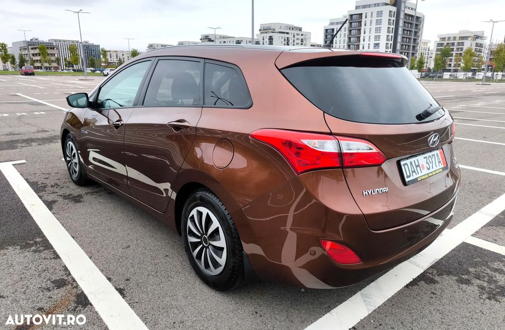 Hyundai i30 blue 1.6 GDI Trend - 11