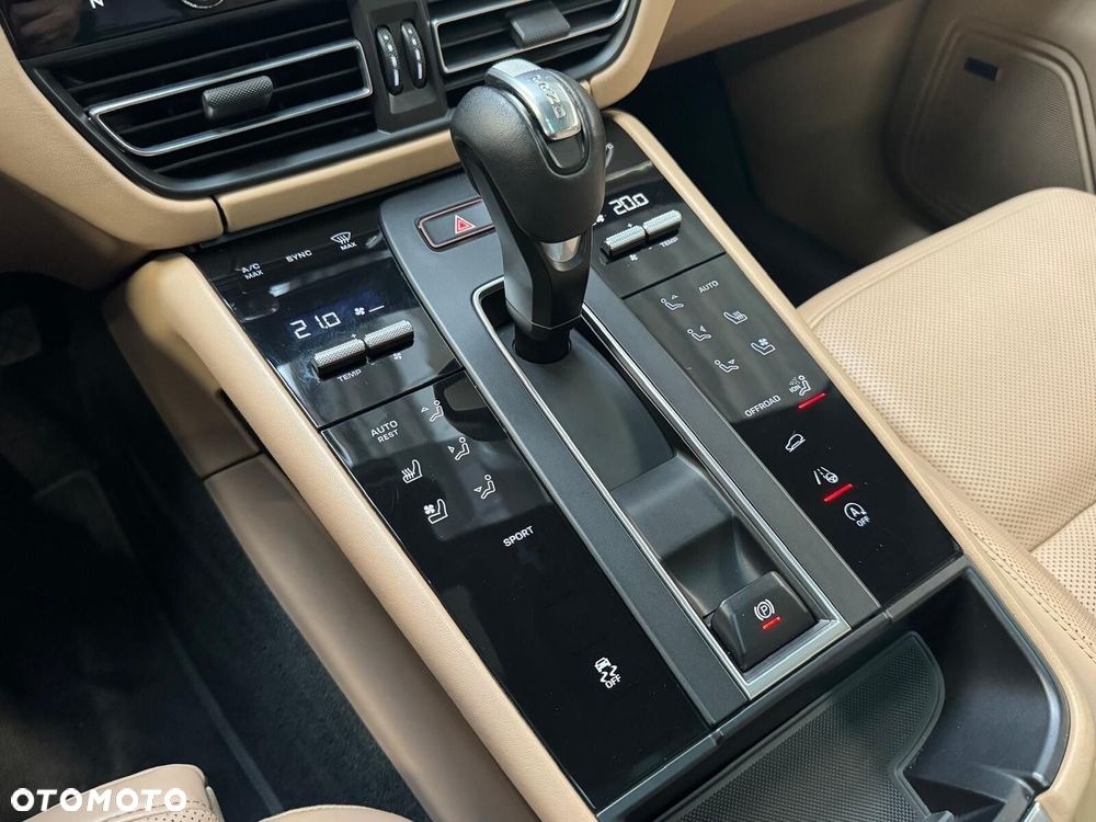 Porsche Macan Standard - 22