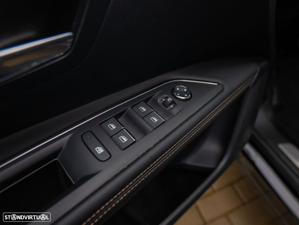 Peugeot 3008 1.6 Hybrid GT e-EAT8 - 13