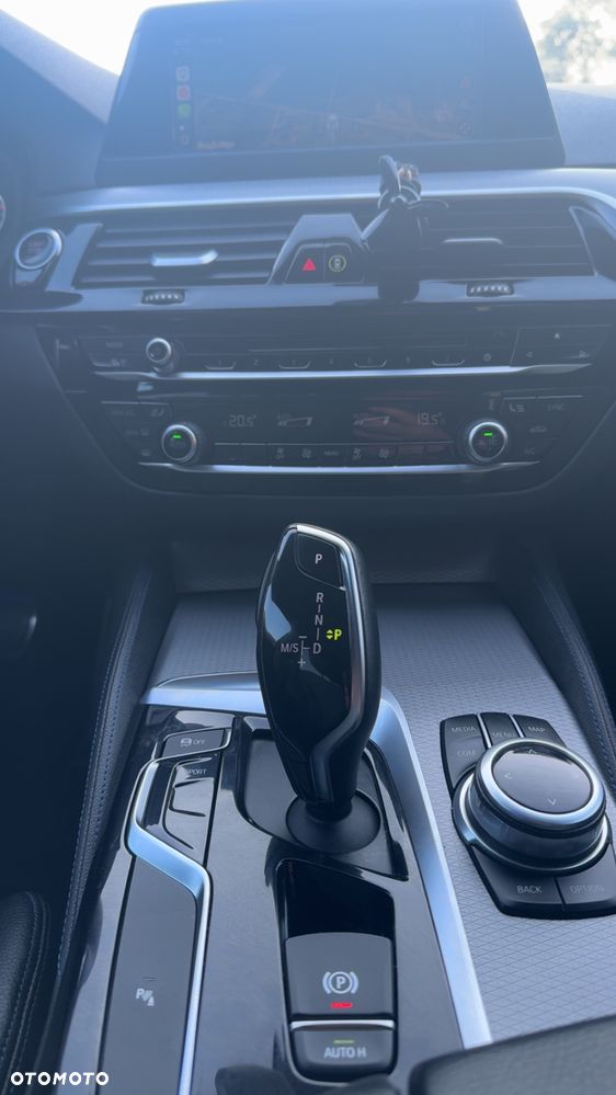 BMW Seria 5 520d M Sport Edition - 10