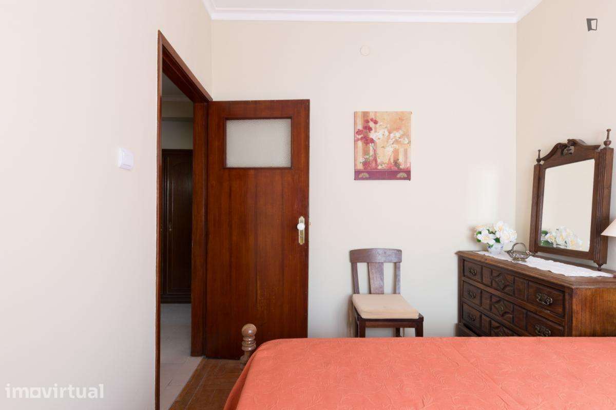 Quarto - localizado em Valongo Porto - Grande imagem: 4/20