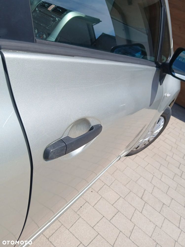 Toyota Auris 1.4 VVT-i Terra - 6