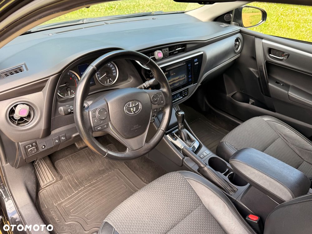 Toyota Corolla 1.6 50th Anniversary MS - 19