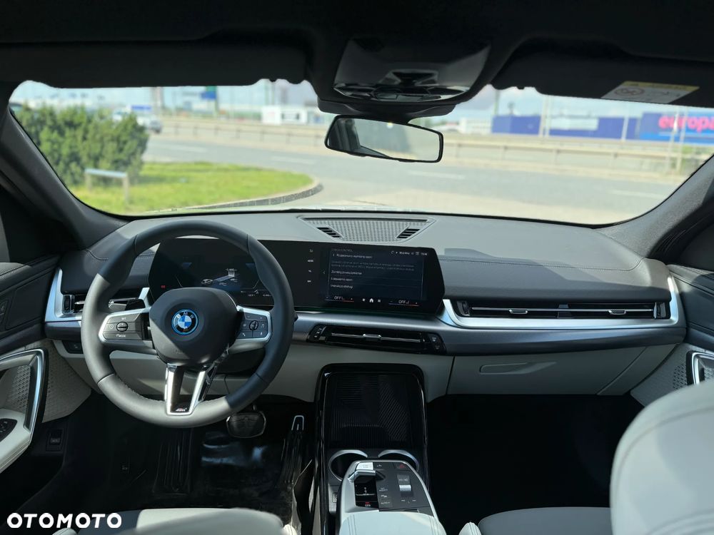 BMW iX2 eDrive20 66.5kWh - 12