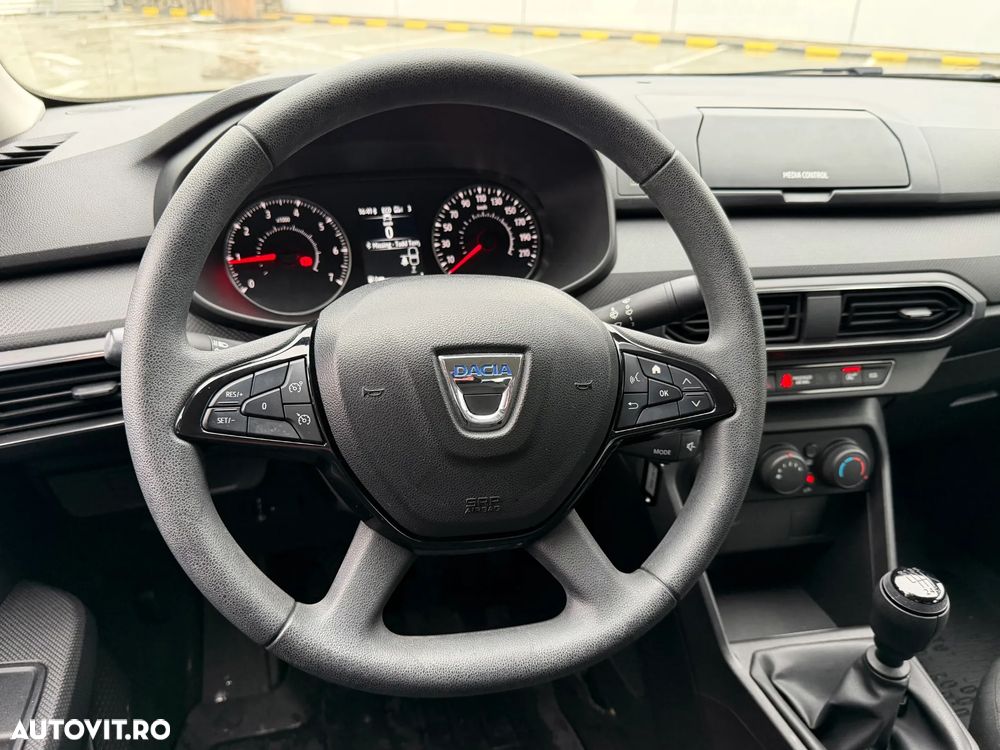 Dacia Logan TCe 90 Essential - 14