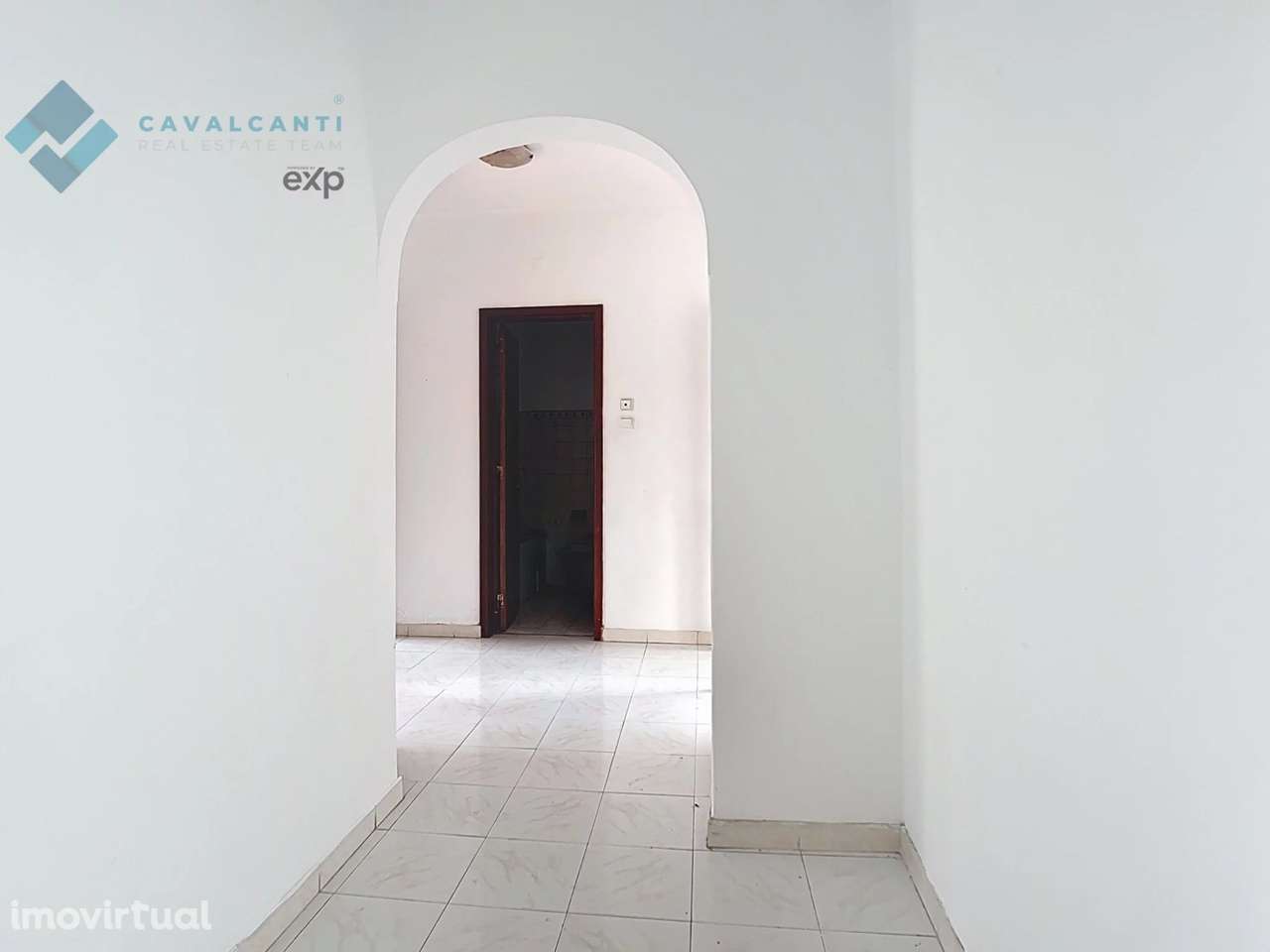 T3 para remodelar no centro de Carnaxide - Grande imagem: 5/43