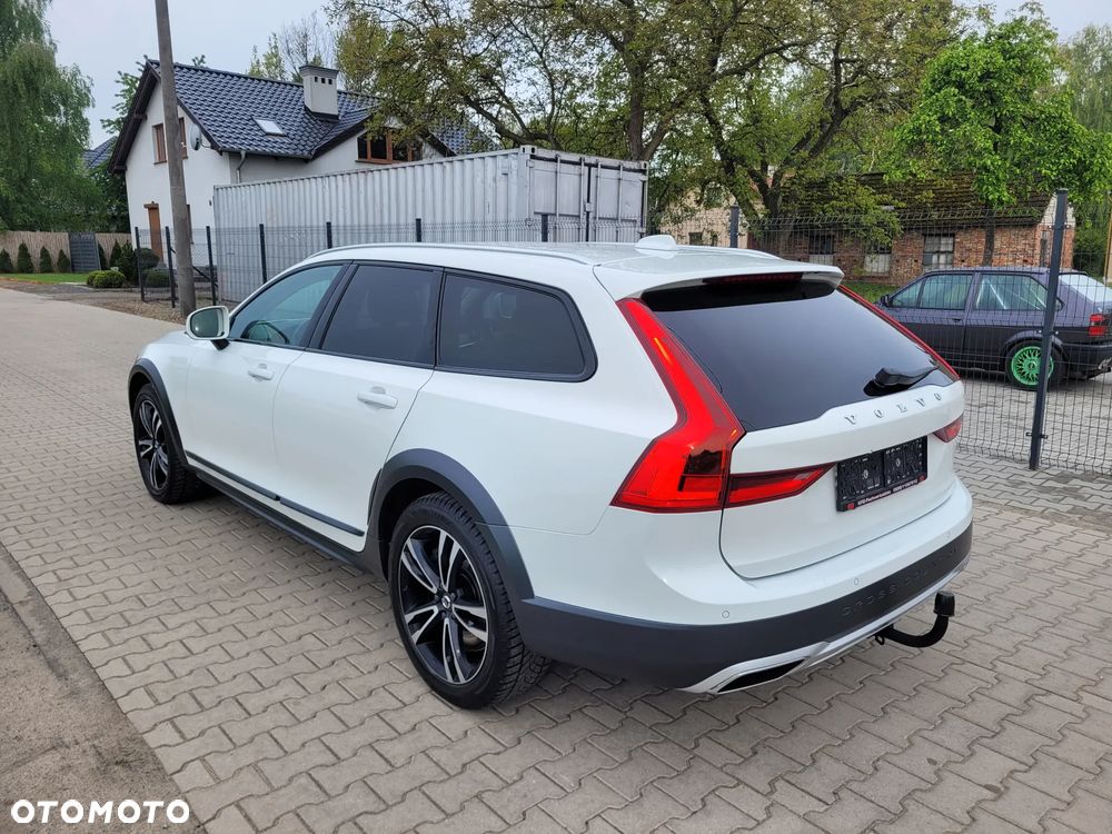 Volvo V90 Cross Country - 6