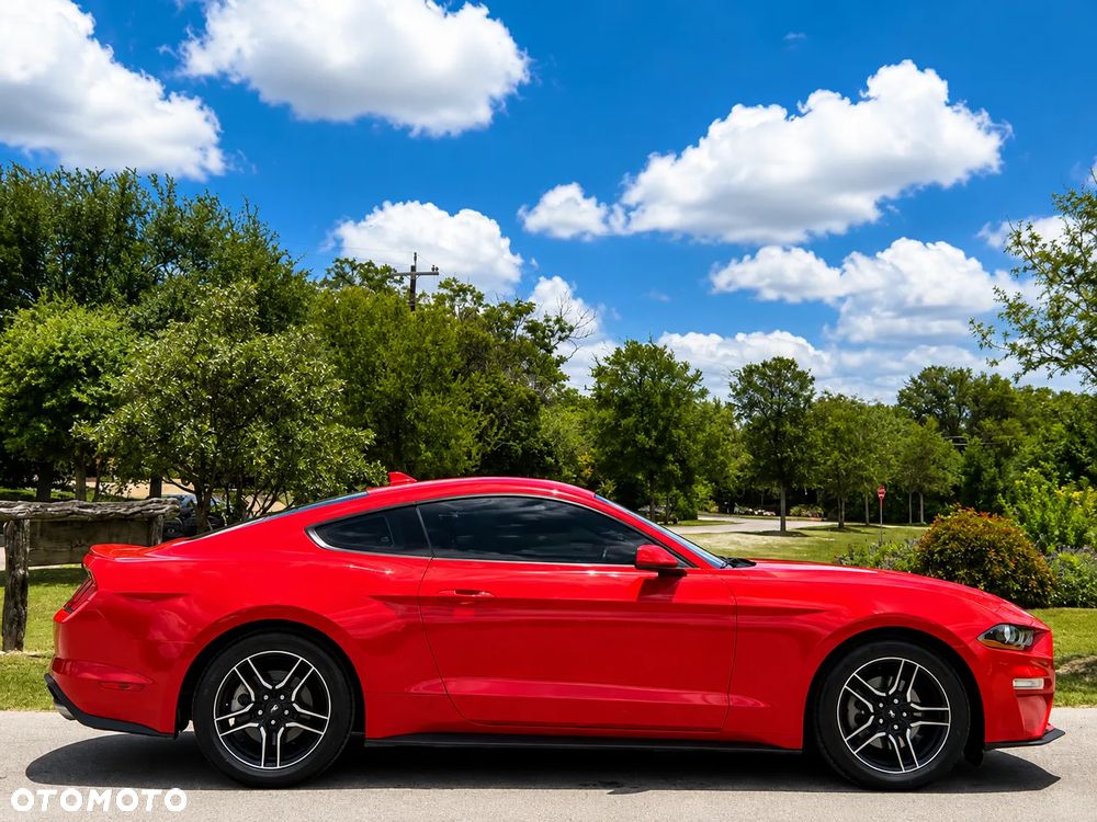 Ford Mustang - 6