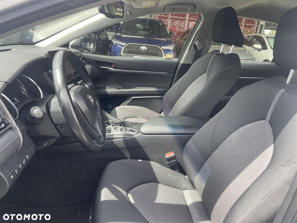 Toyota Camry 2.5 Hybrid Comfort CVT - 24
