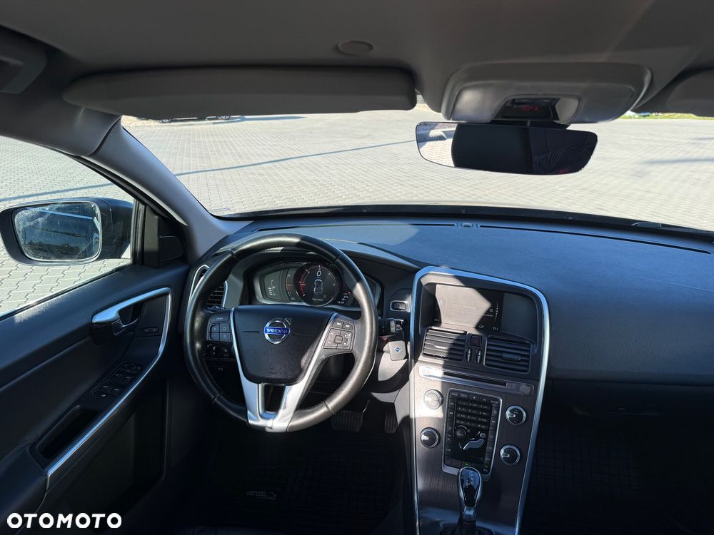 Volvo XC 60 D3 Drive-E Momentum - 19