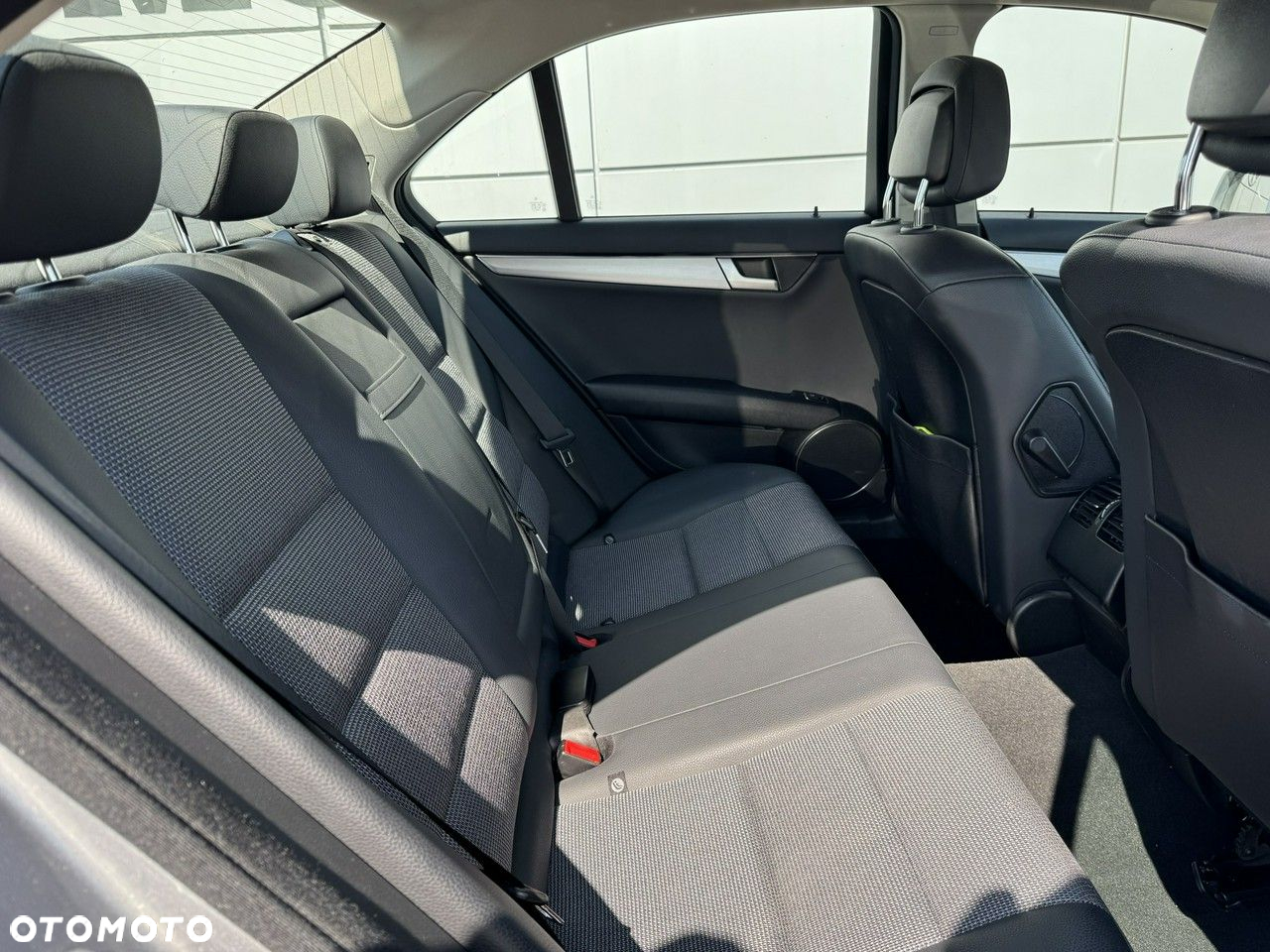 Mercedes-Benz Klasa C 180 BlueEFFICIENCY Avantgarde - 19