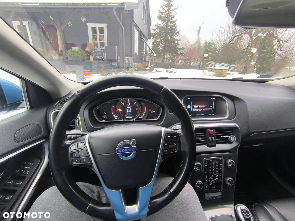Volvo V40 D4 Summum - 9