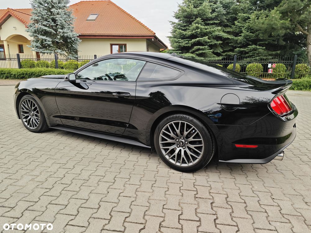 Ford Mustang - 8