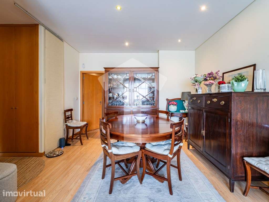 Apartamento T3 Luminoso com Varandas e Marquise no Bonfim - Junto a... - Grande imagem: 4/21