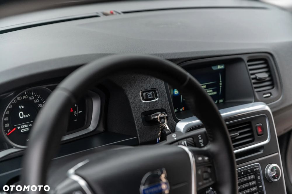 Volvo S60 D2 Momentum - 32