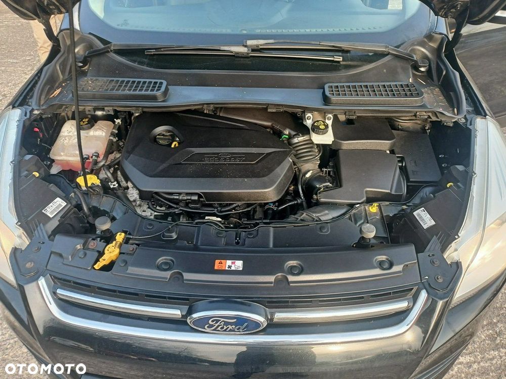 Ford Kuga 1.6 EcoBoost 2x4 Titanium - 38