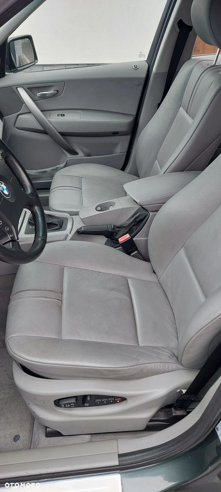 BMW X3 2.5i - 11