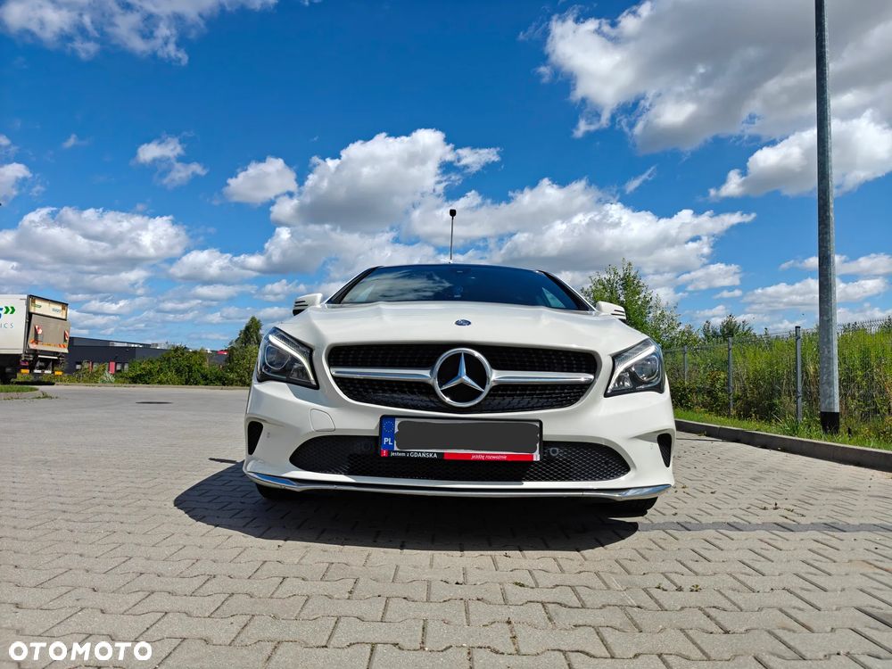 Mercedes-Benz CLA 180 7G-DCT UrbanStyle Edition - 26