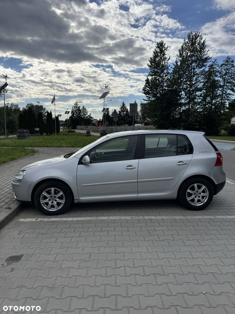 Volkswagen Golf - 2