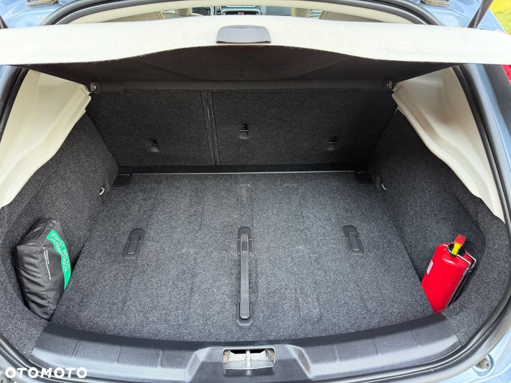 Volvo V40 D3 Momentum - 26