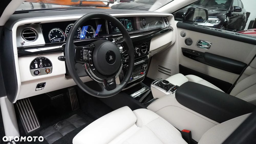 Rolls-Royce Phantom Standard - 6