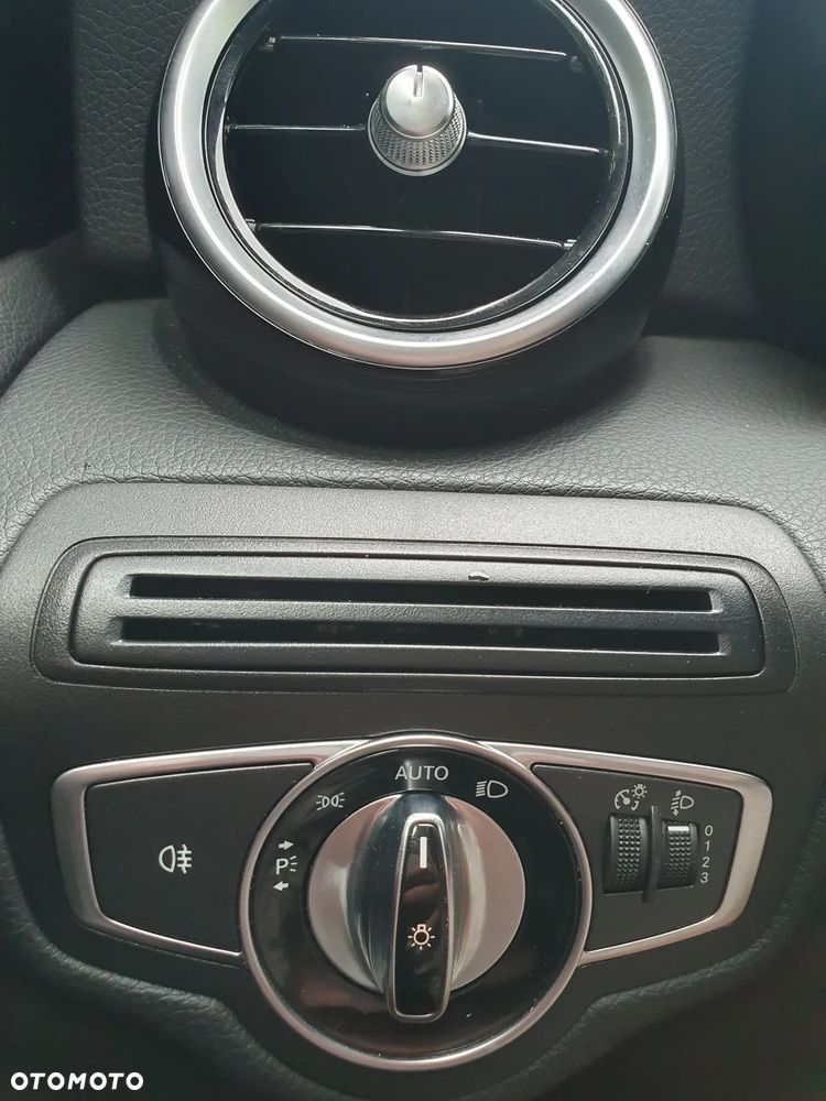 Mercedes-Benz Klasa C 200 (BlueTEC) d 7G-TRONIC Exclusive - 26