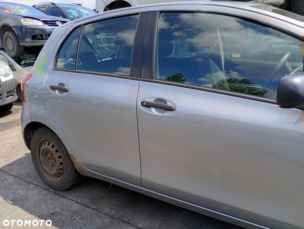 TOYOTA YARIS II 05-09 2SZ-FE 1.3 16V OSLONA PRZECIWSŁONECZNA PRAWA LEWA DASZEK SŁONECZNIK - 10