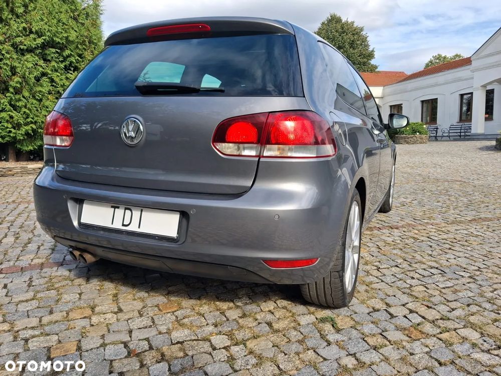 Volkswagen Golf 2.0 TDI DPF Highline - 33