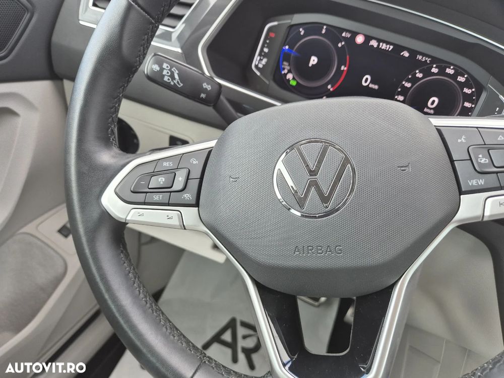 Volkswagen Tiguan 2.0 TDI SCR 4MOTION DSG Elegance - 16