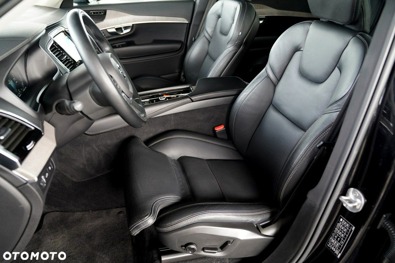Volvo XC 90 - 23