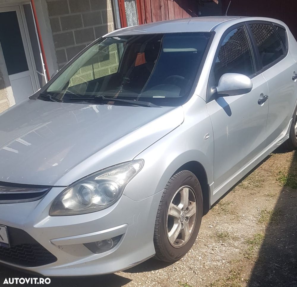 Hyundai i30 1.6 CRDI GL Comfort - 3