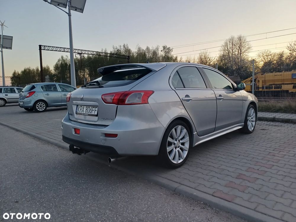 Mitsubishi Lancer 1.8 Invite - 4